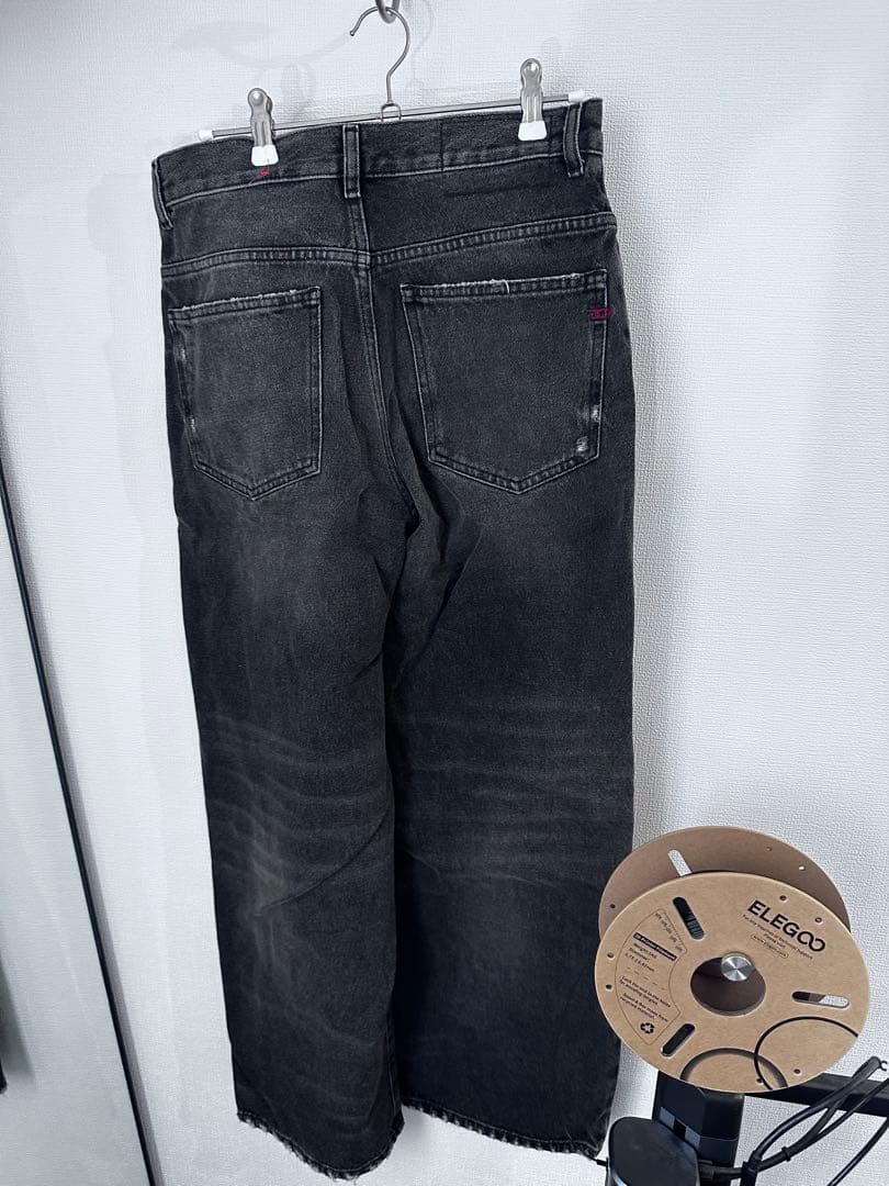Diesel ダークグレー ワイドレッグデニム　ダメージ