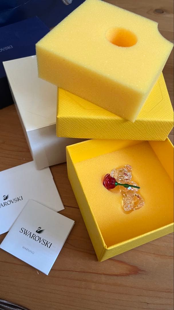 SWAROVSKI クマ置物 Krisベア A Rose with Love