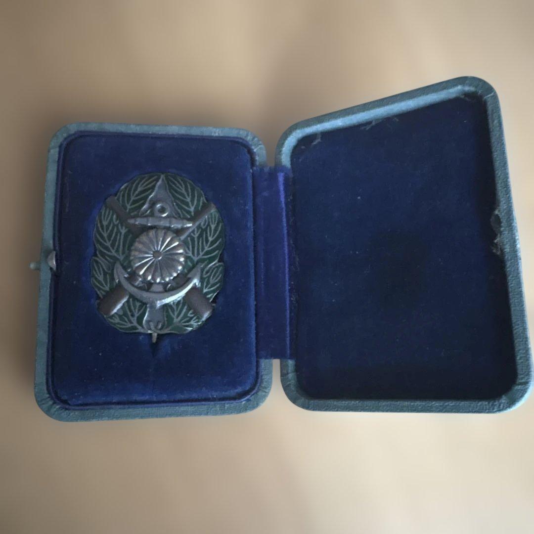艦砲射撃 優等徽章 勲章 バッジ 旧日本軍 コレクション 箱付き 軍隊