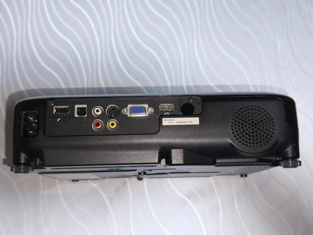 EPSON ビジネスプロジェクターEB-W420　本体＋電源コード