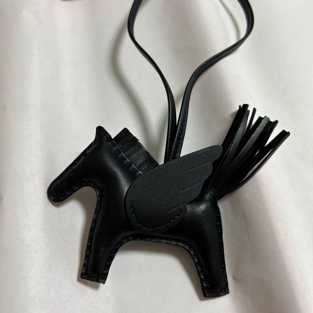 【新品未使用】HERMES ペガサスチャーム　ソーブラック　K刻印