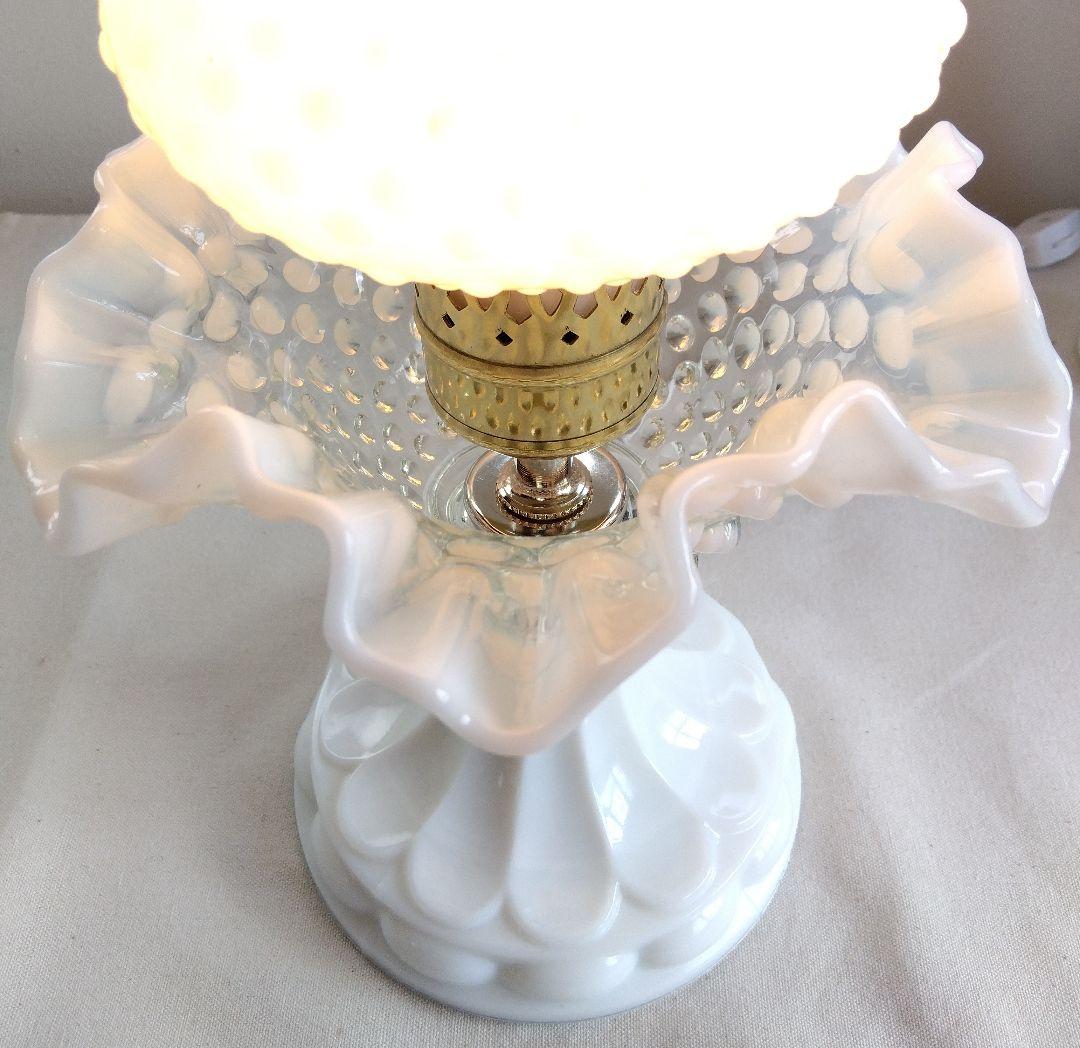 ☆フェントン ミルクガラス テーブルランプ オパールセント