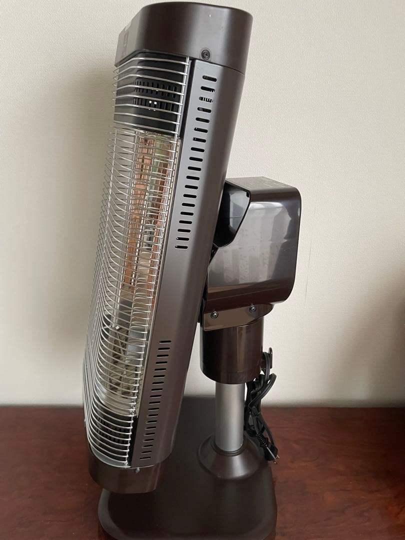 ら*ん様 美品　タワー型電気ヒーター ブラウン　2022年製
