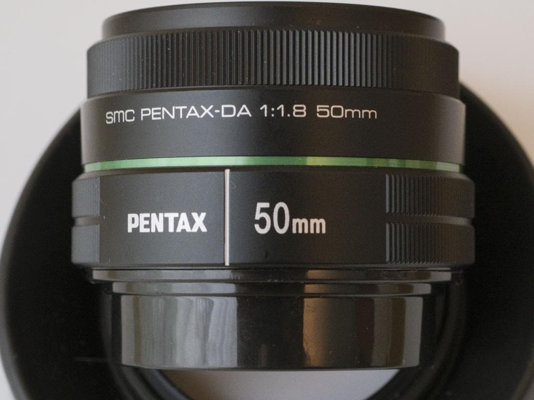 美品　smc PENTAX-DA 50mmF1.8　純正フード付