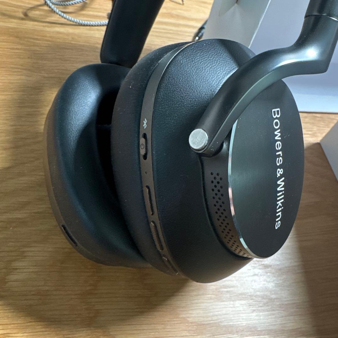 Bowers & Wilkins Px8 ワイヤレスヘッドホン ブラック
