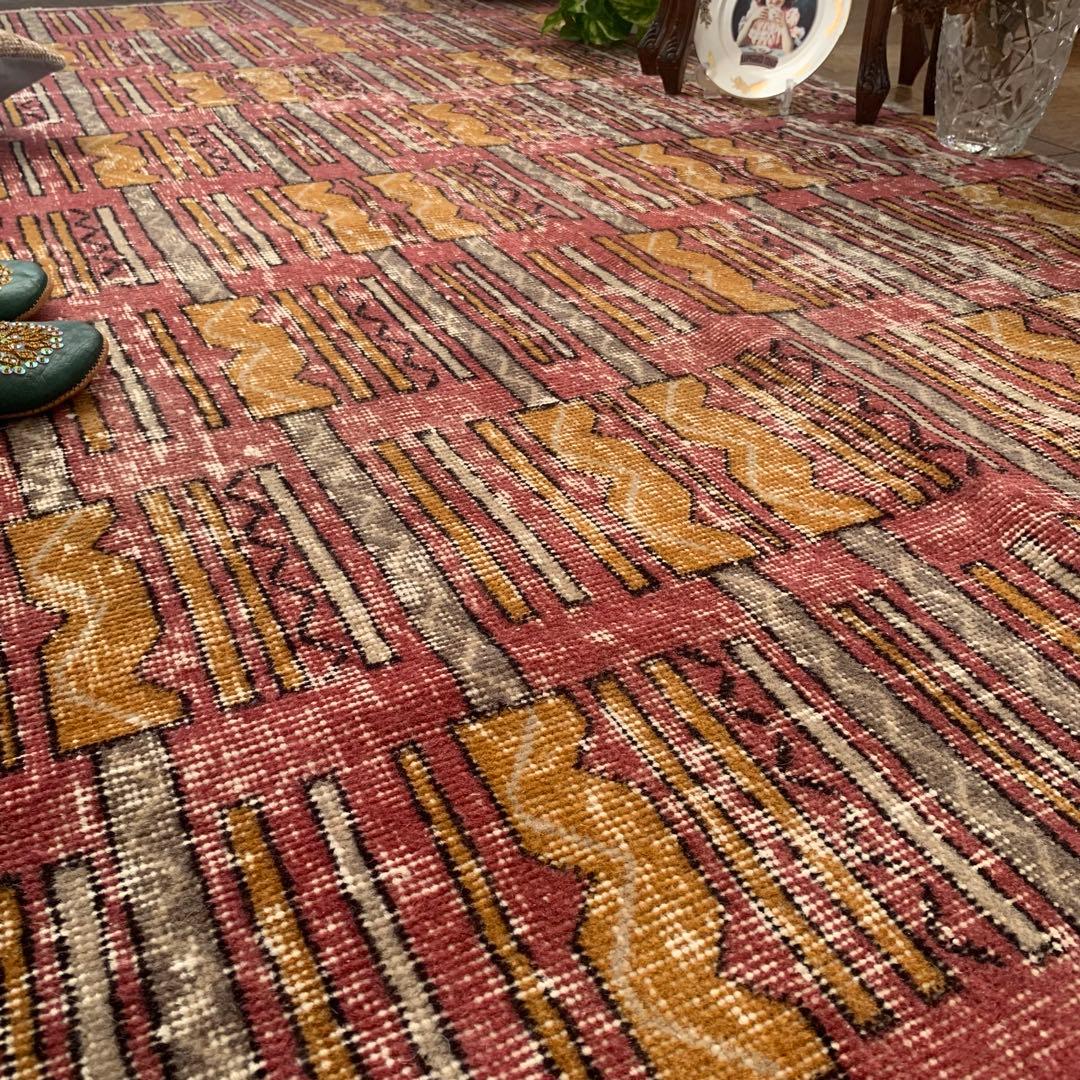 トルコヴィンテージラグ　213×117 レア　ジオメタリック　レトロピンク