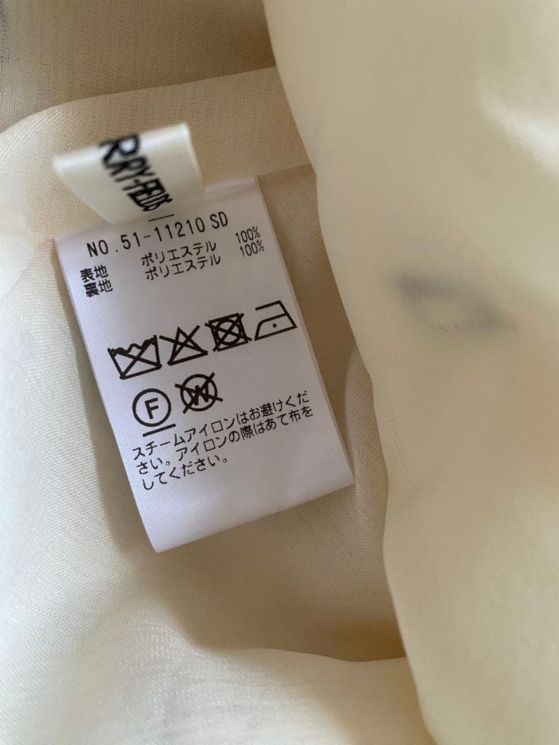 2025SSストロベリーフィールズ　キュービードロップワンピース