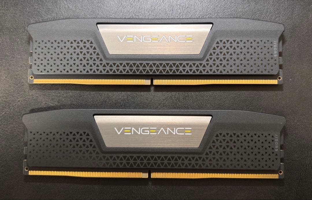 メモリー CORSAIR VENGEANCE DDR5 6000MHz 32GB