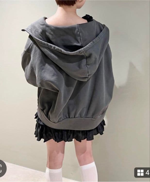 新品・タグ付き！　ＳＮＩＤＥＬ　ボリュームパーカー　ダークグレー