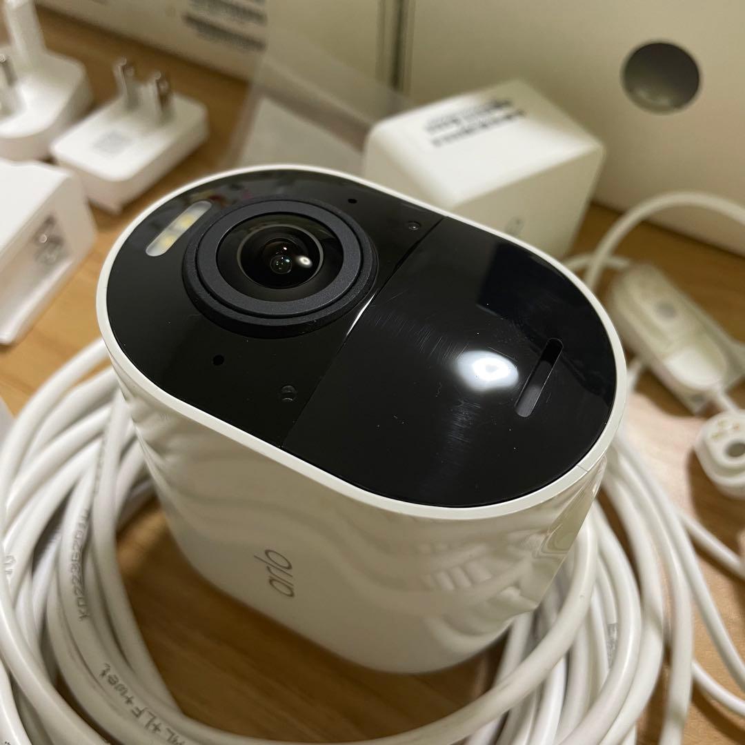 【美品】Arlo Ultra 2 4K UHD 180° Ultra Wide