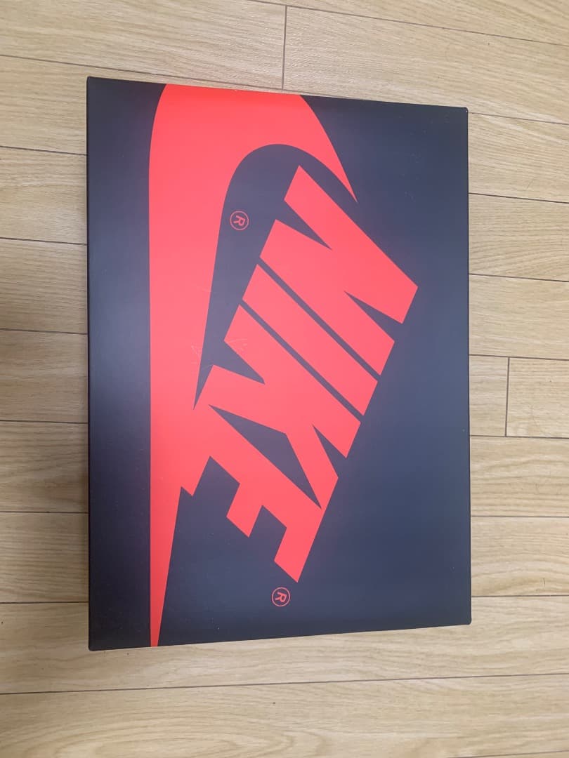 エアジョーダン 85 llic Burgundy