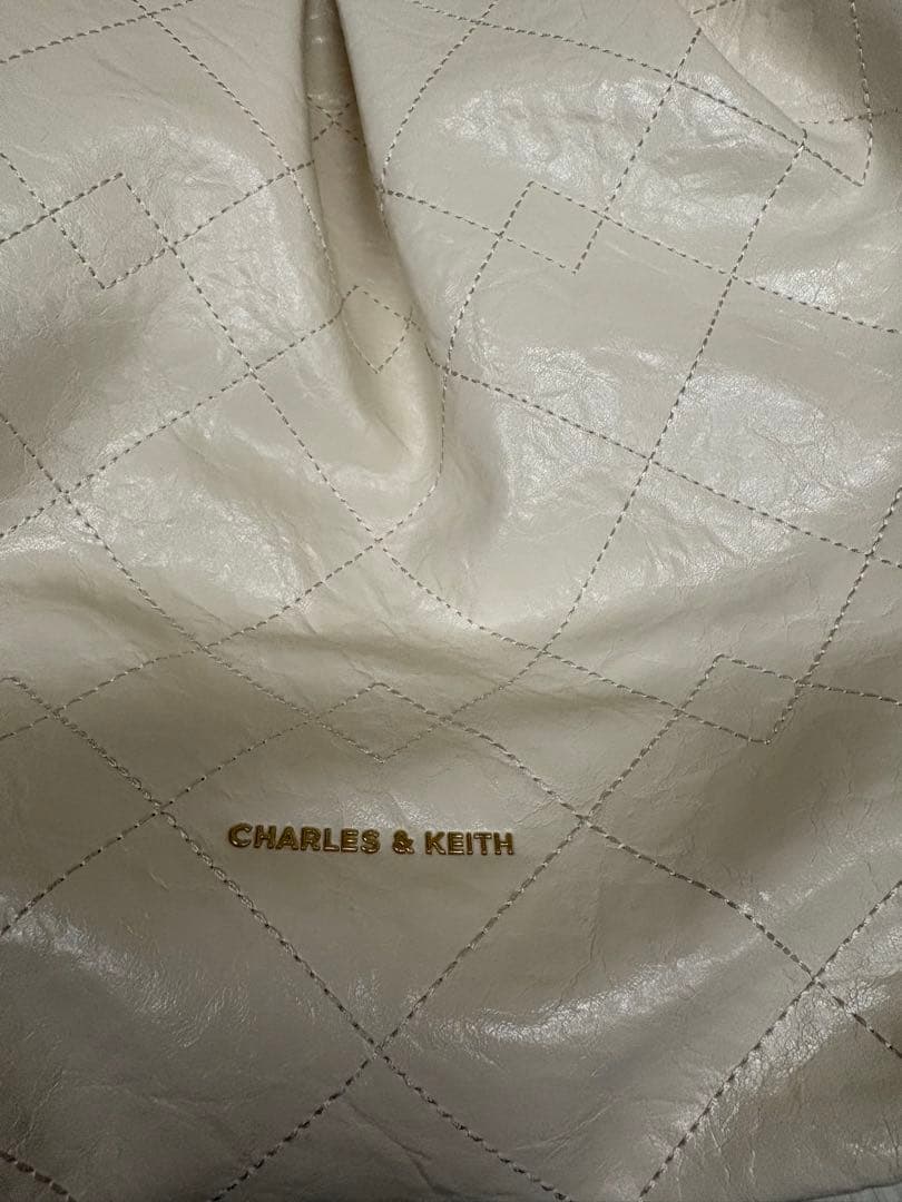 め　さん　専用出品 CHARLES & KEITH アイボリー ショルダーバッグ