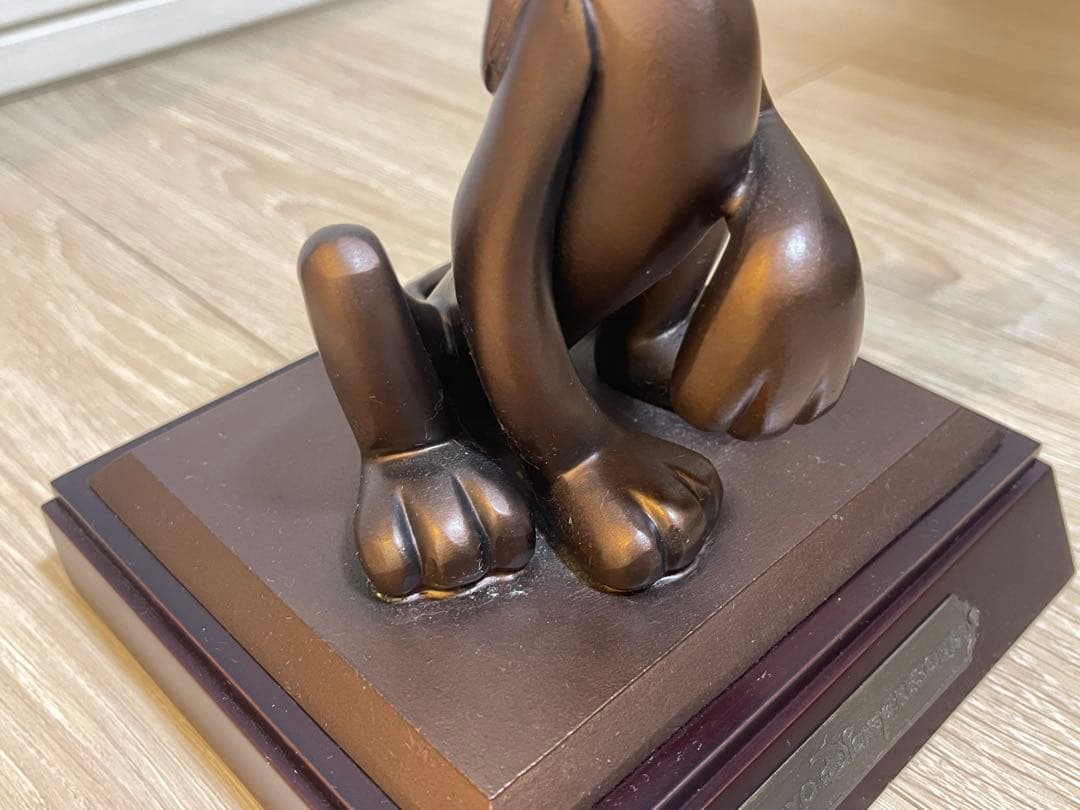 東京ディズニーランド　プルートブロンズ像