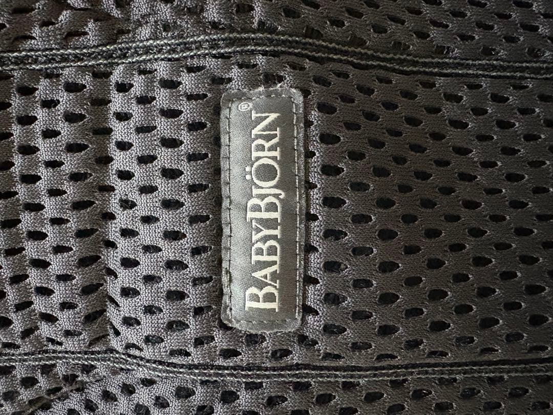 美品　BABYBJÖRN 抱っこ紐 ダークグレー メッシュ