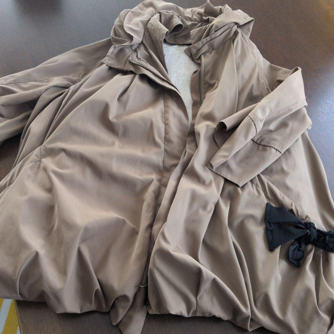 ビアズリー　バルーンブルゾン　フード付き　ベージュ系