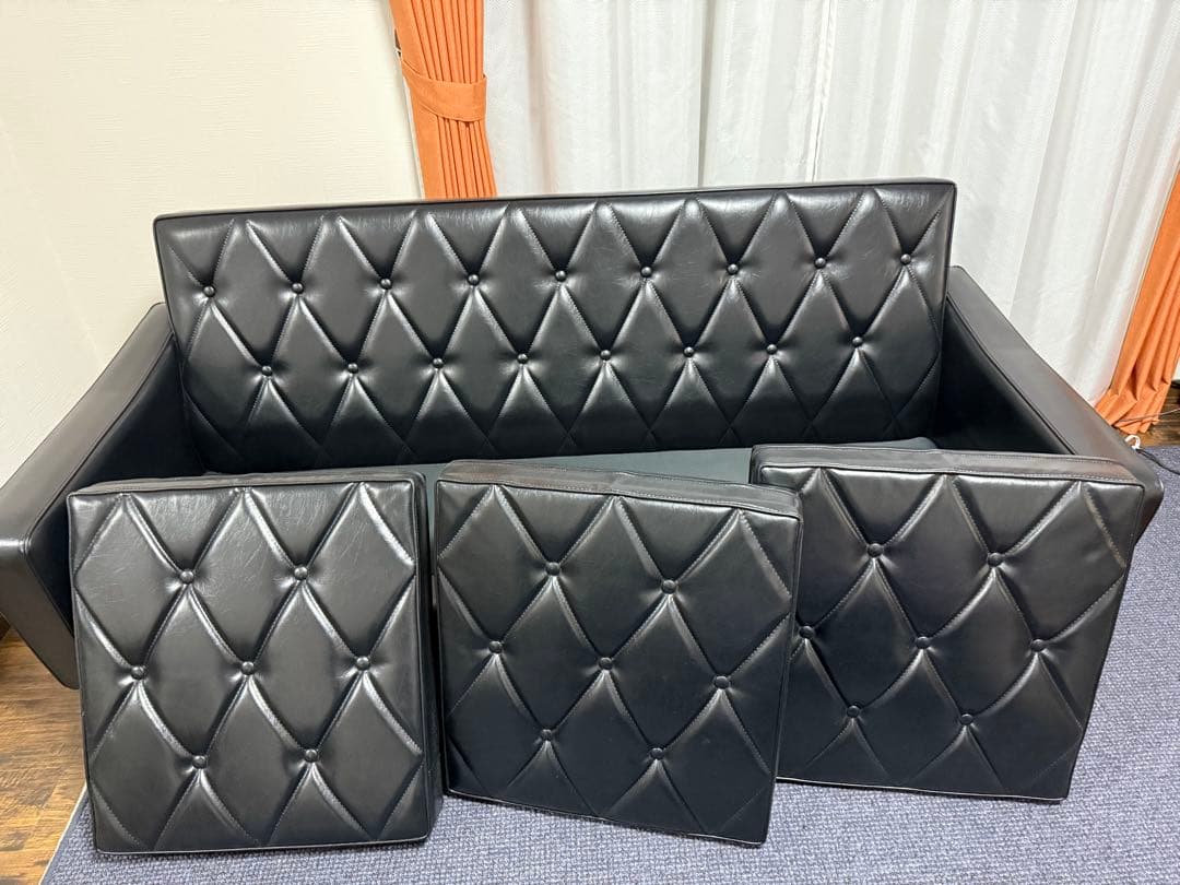 送料高額のためこの値段よろしく カリモク60 3シーター ロビーチェア ブラック