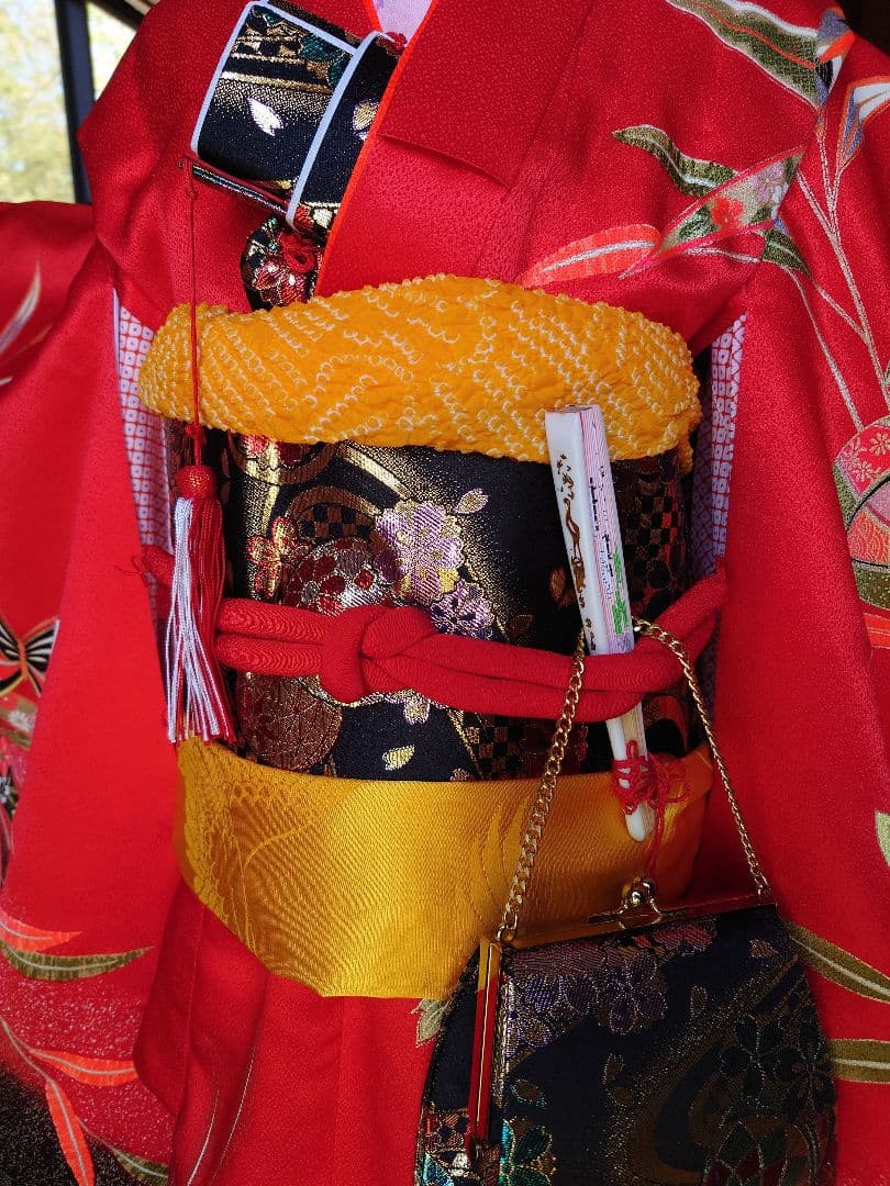 七五三７歳　女の子　四つ身　１回のみ着用　赤　蝶　キラキラ