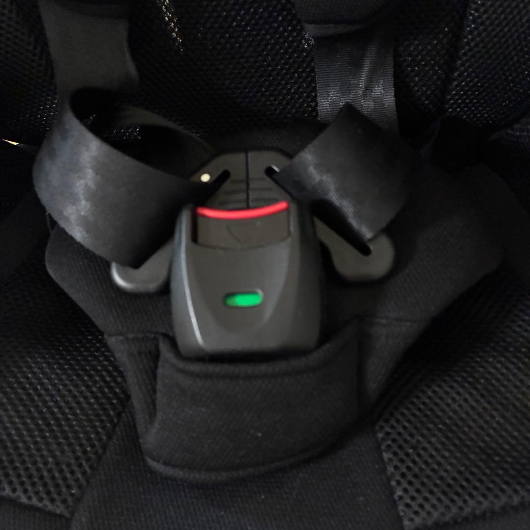 コンビ ジョイトリップ エアスルー GG ブラック ジュニアシート