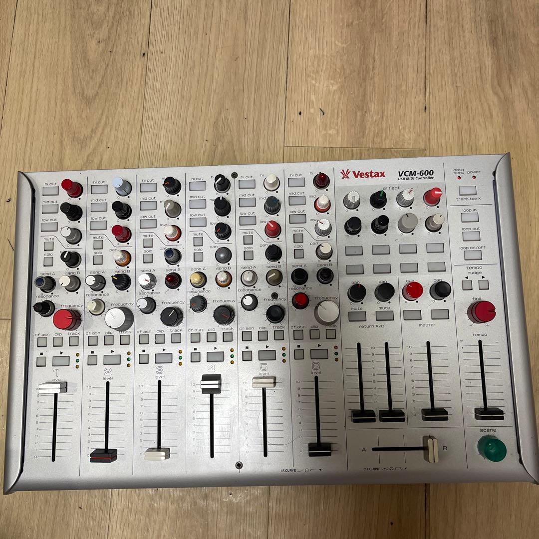 Vestax MIDIコントローラー VCM-600