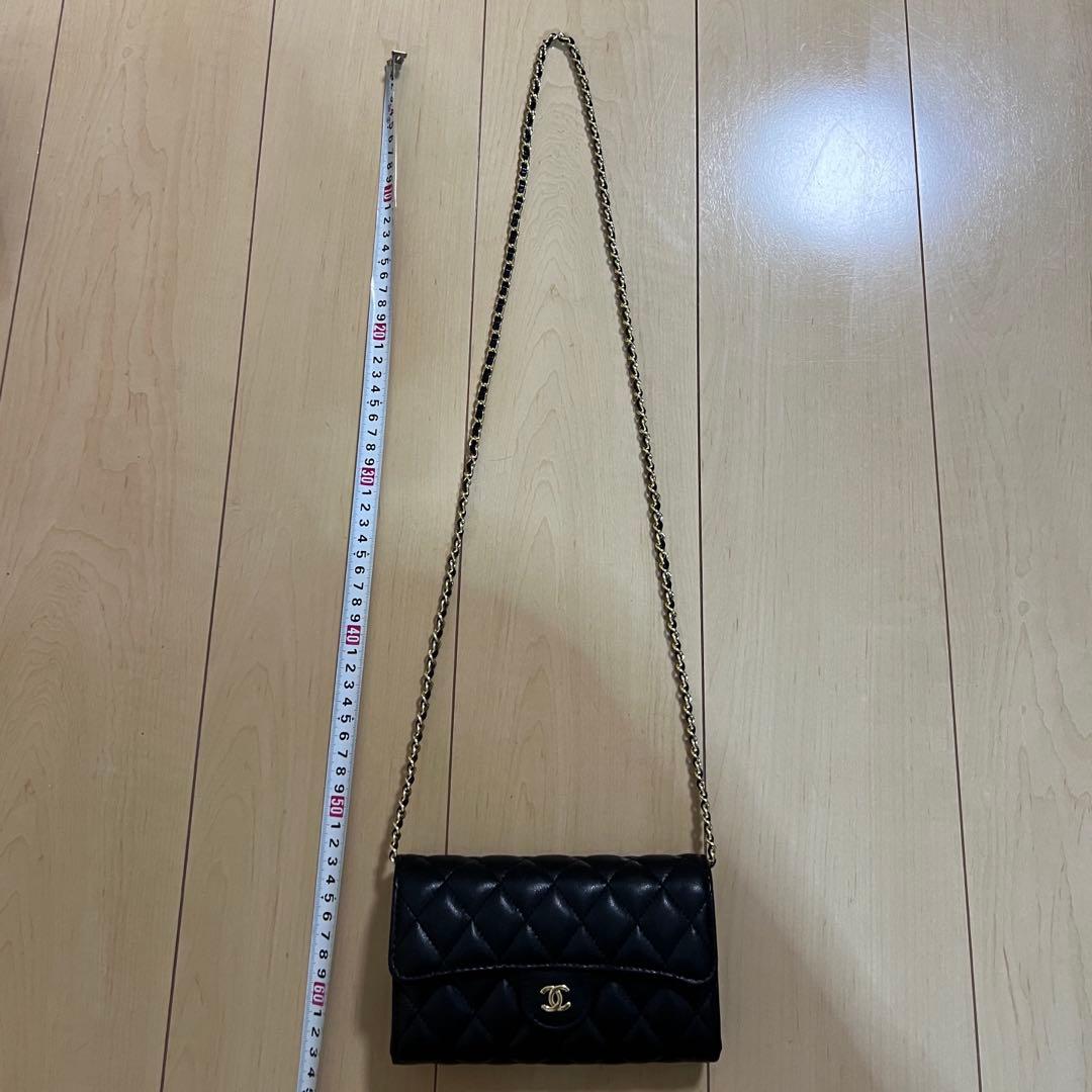 m*。様 チェーンウォレット　長財布　ノベルティ