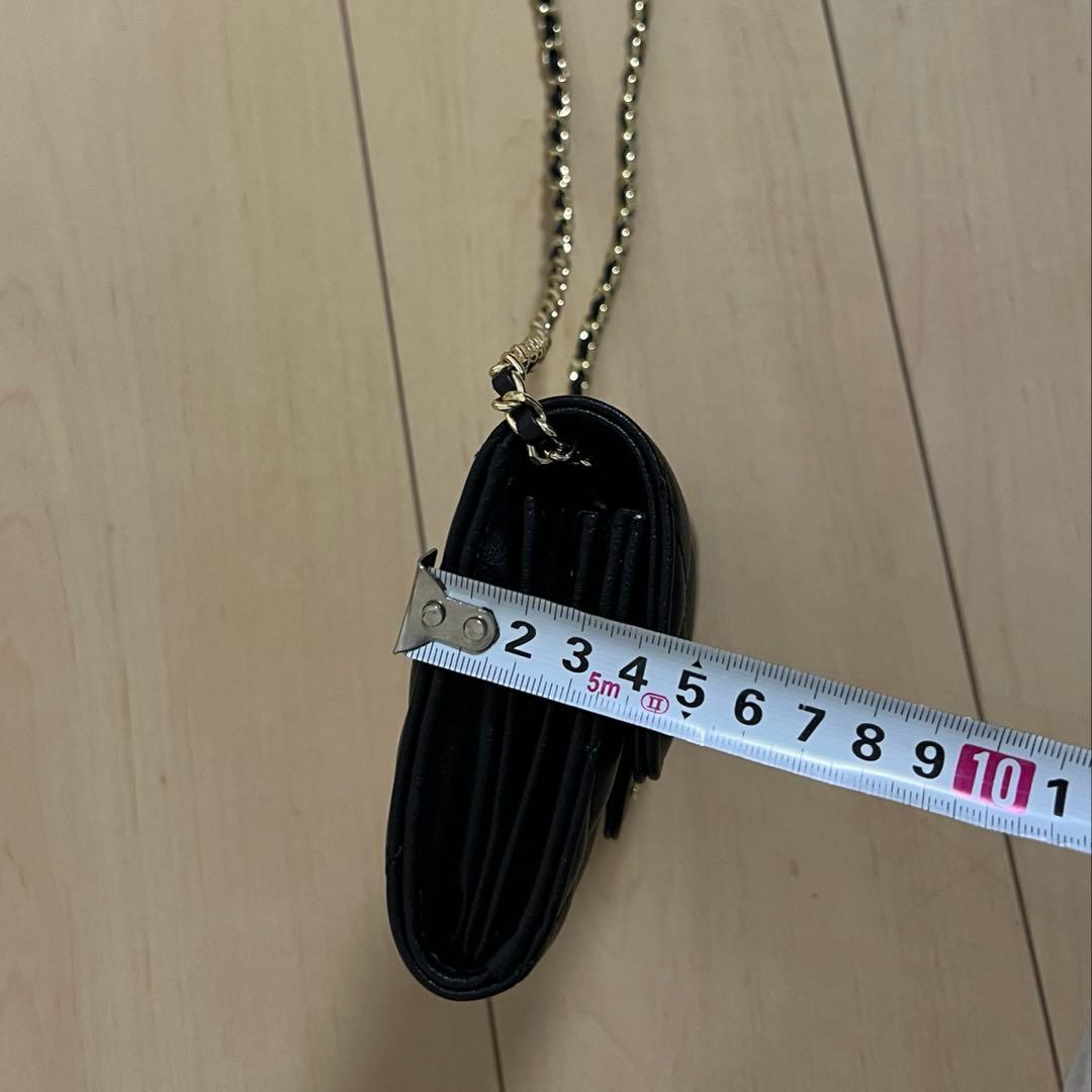 m*。様 チェーンウォレット　長財布　ノベルティ