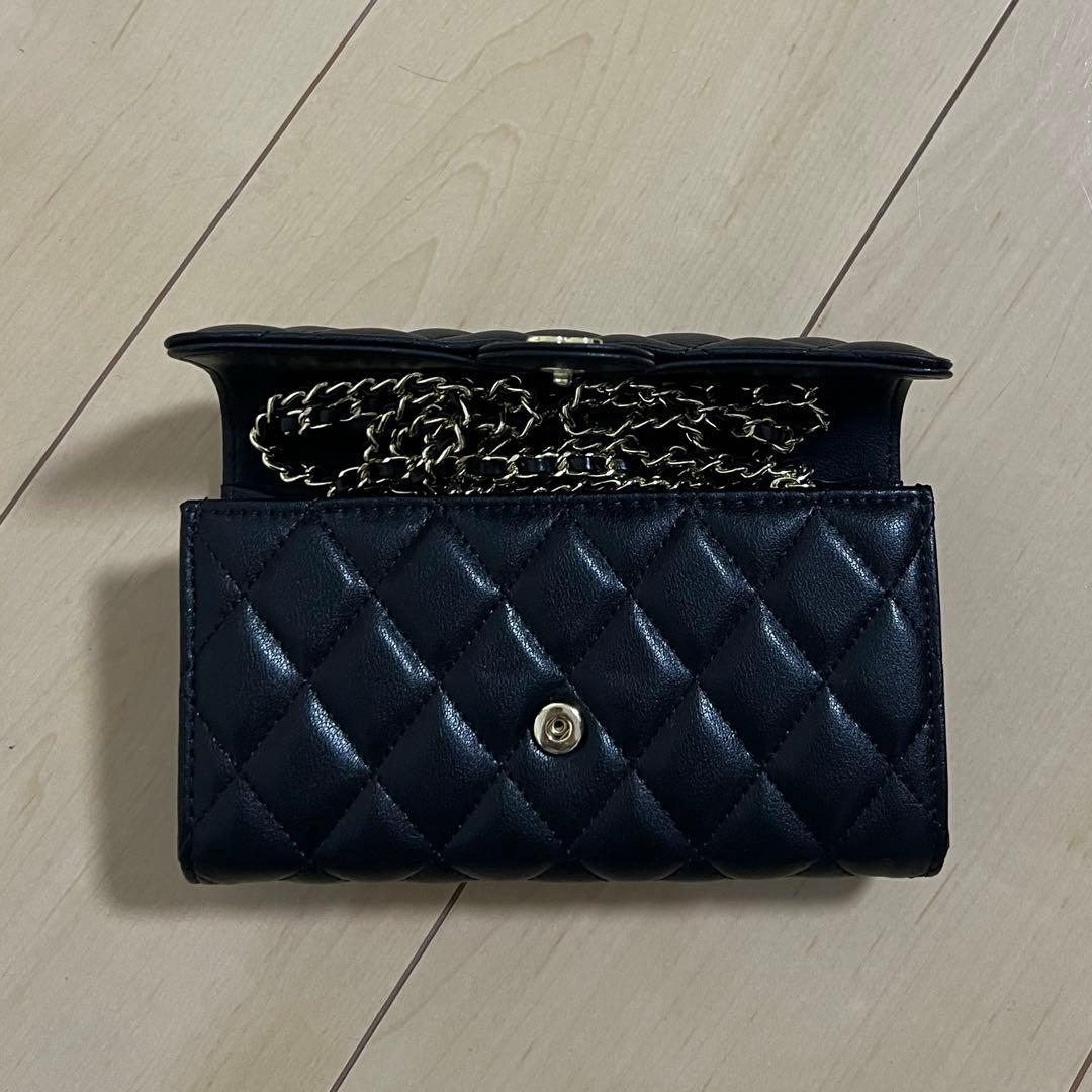 m*。様 チェーンウォレット　長財布　ノベルティ