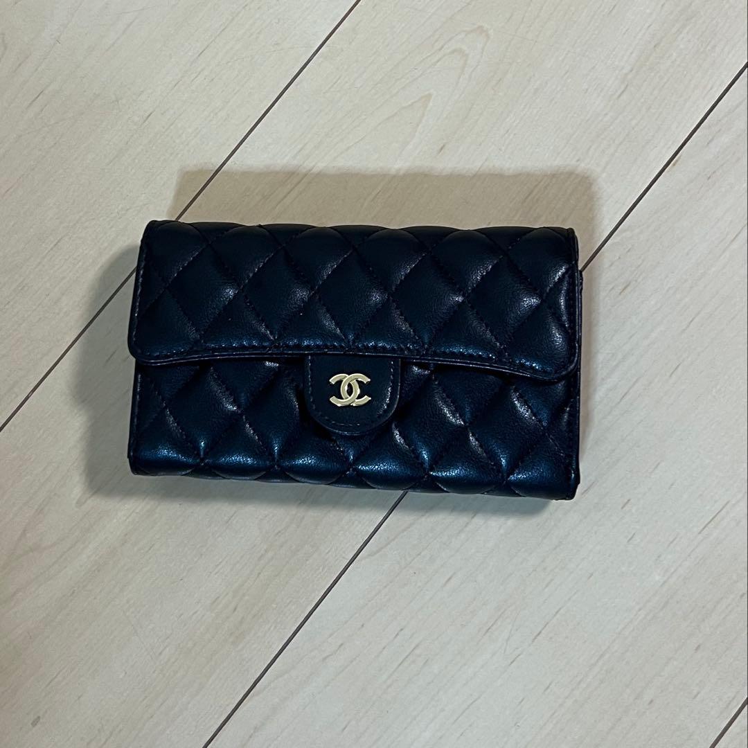 m*。様 チェーンウォレット　長財布　ノベルティ