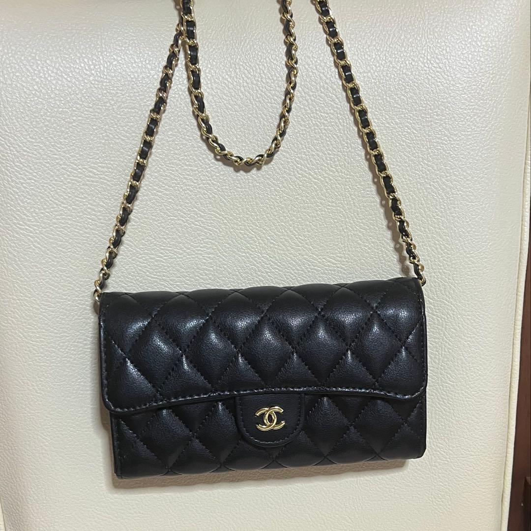 m*。様 チェーンウォレット　長財布　ノベルティ