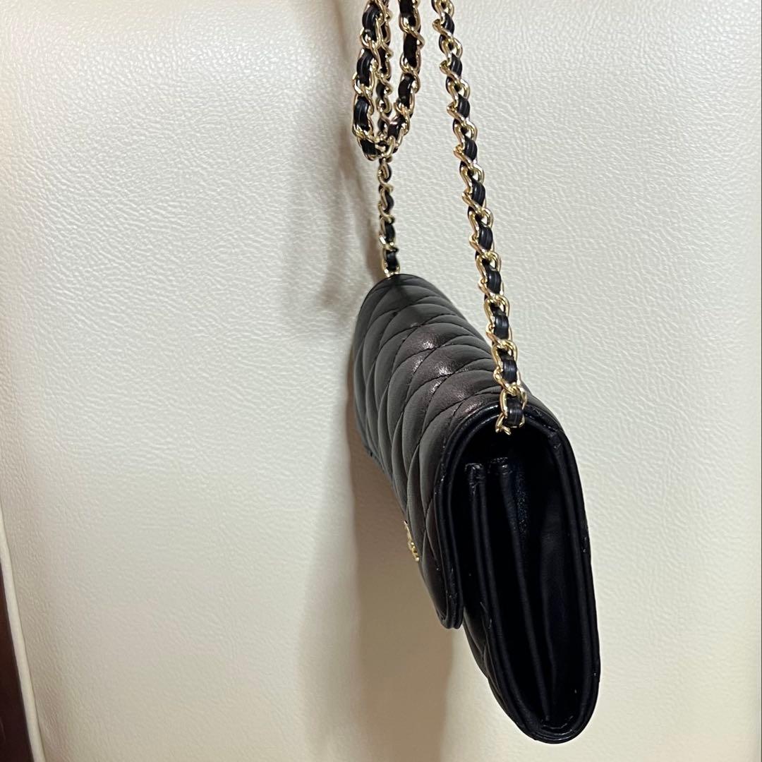 m*。様 チェーンウォレット　長財布　ノベルティ