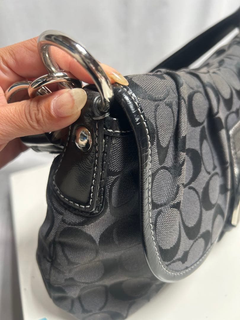 【#nr/11.3/12】コーチソーホーシグネチャーフラップホーボー　coach