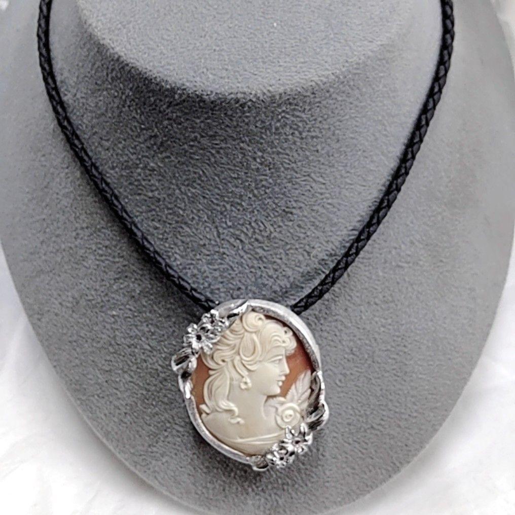 オ*ー様 ＳＶ９２５ シェルカメオ ピンクトルマリン付き ブローチ