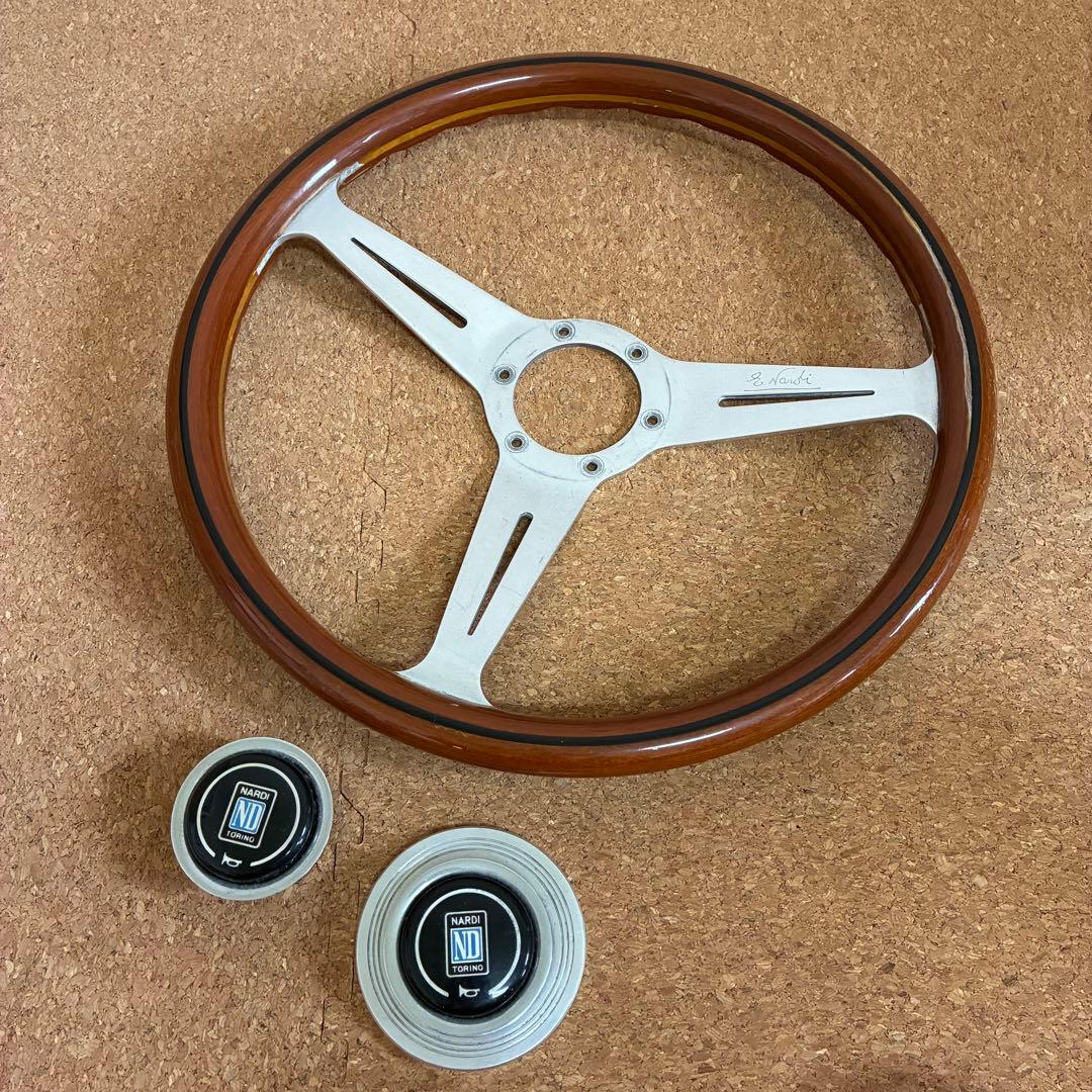 ナルディクラシック　36.5センチ　ホーン二つ付き