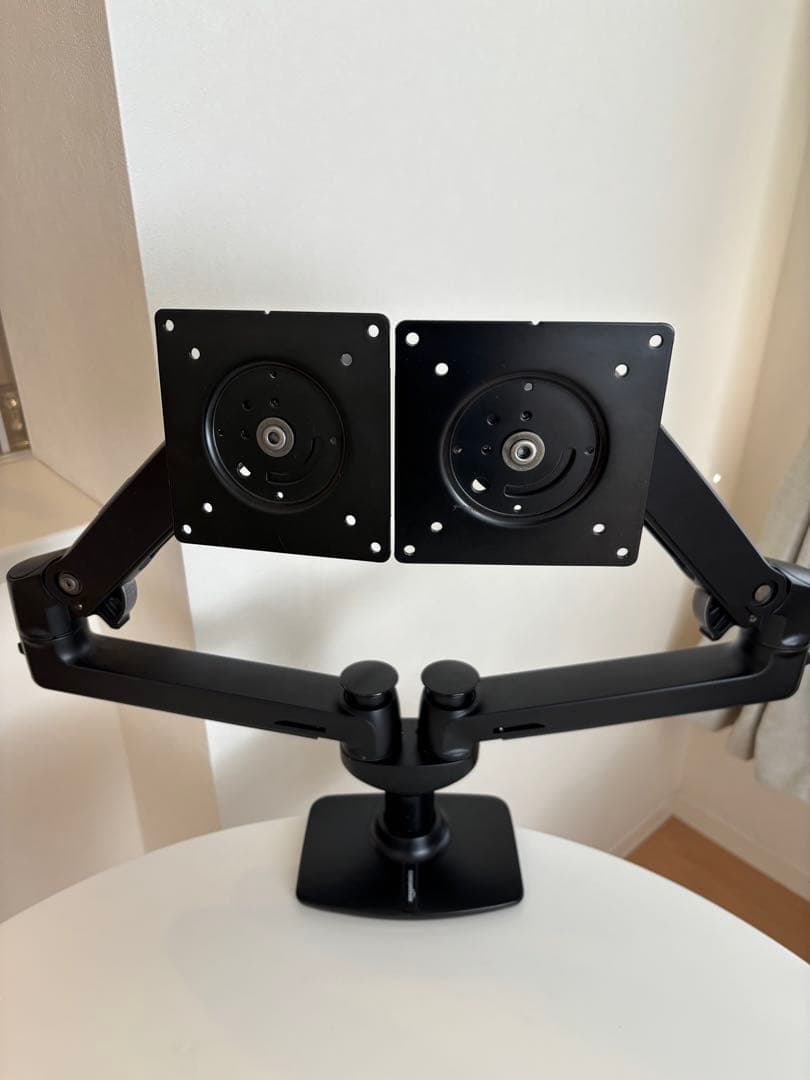 Amazon Basic モニターアーム デュアル-ディスプレイ