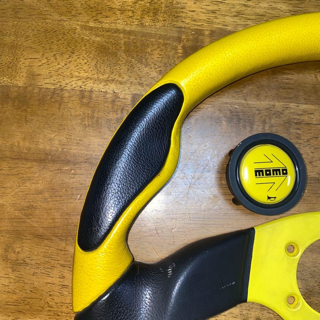 momo モモ　ステアリング コマンド　Command　黄色　イエロー