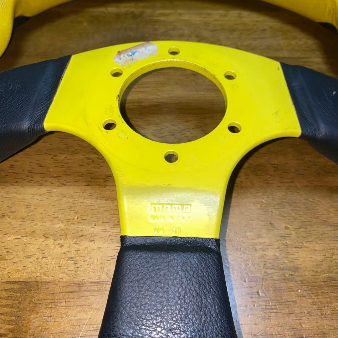 momo モモ　ステアリング コマンド　Command　黄色　イエロー