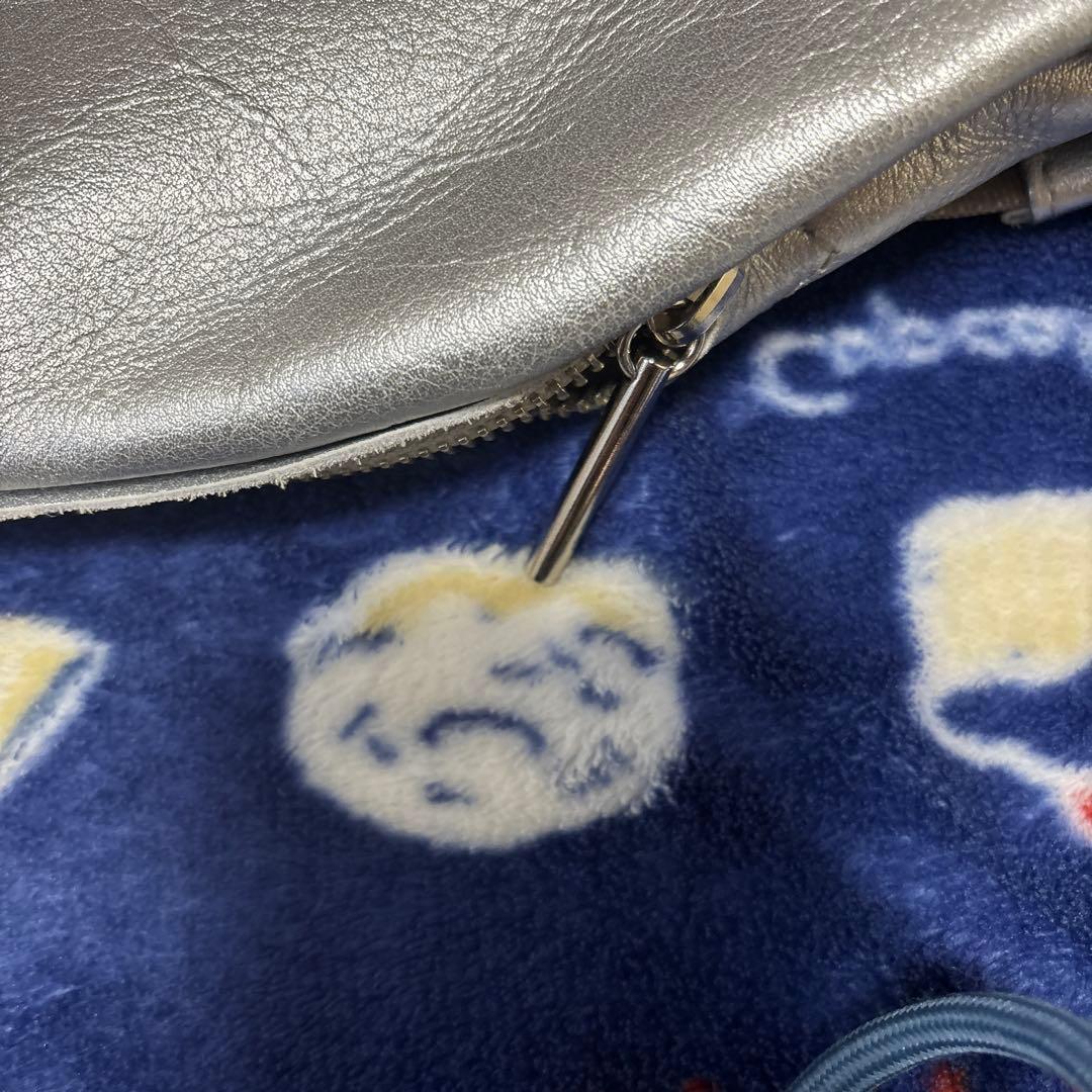 極美品☆POMTATA シルバーレザー ショルダーバッグ ボディバッグ ポンタタ