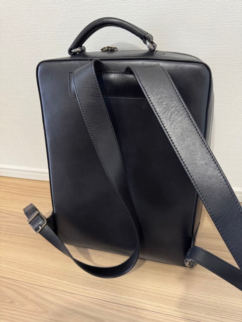 マザーハウス アンティークスクエア バックパック リュック　アンティークブラック