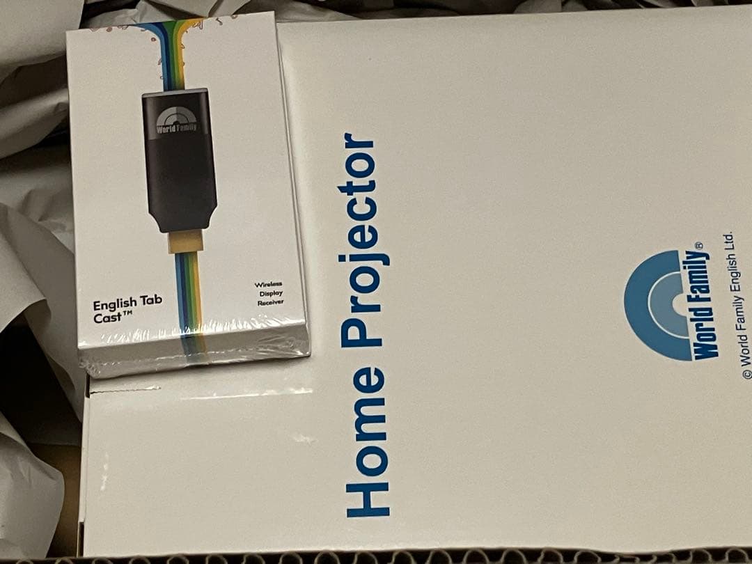 DWE ワールドファミリー　ホームプロジェクター　未使用