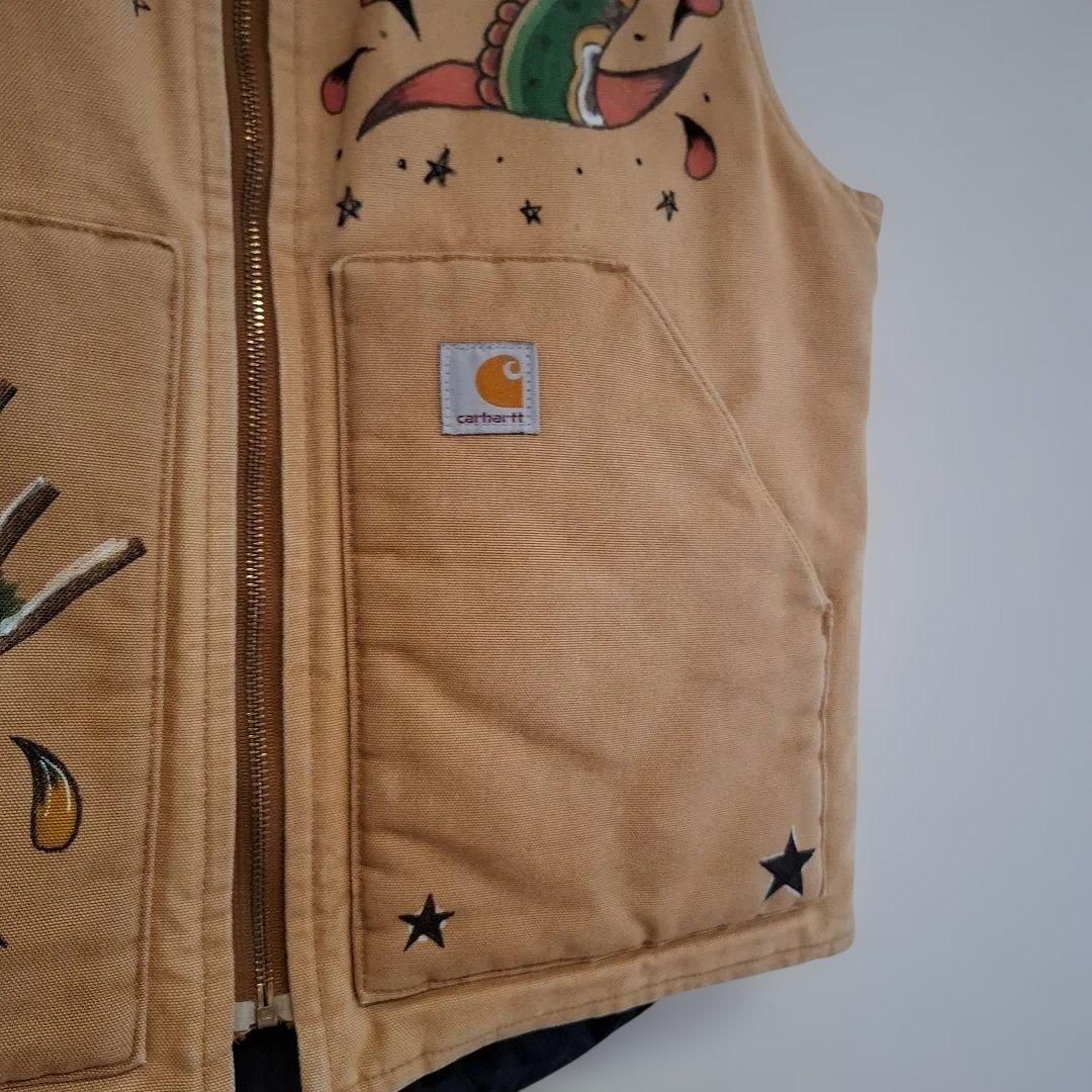 1*6様 カーハート　タトゥー風　落書き　ダック地ベスト　M