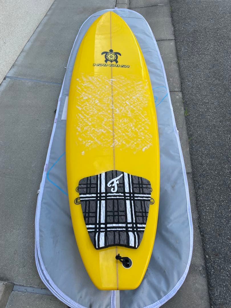 イエロー サーフボード 亀のロゴ 3フィン