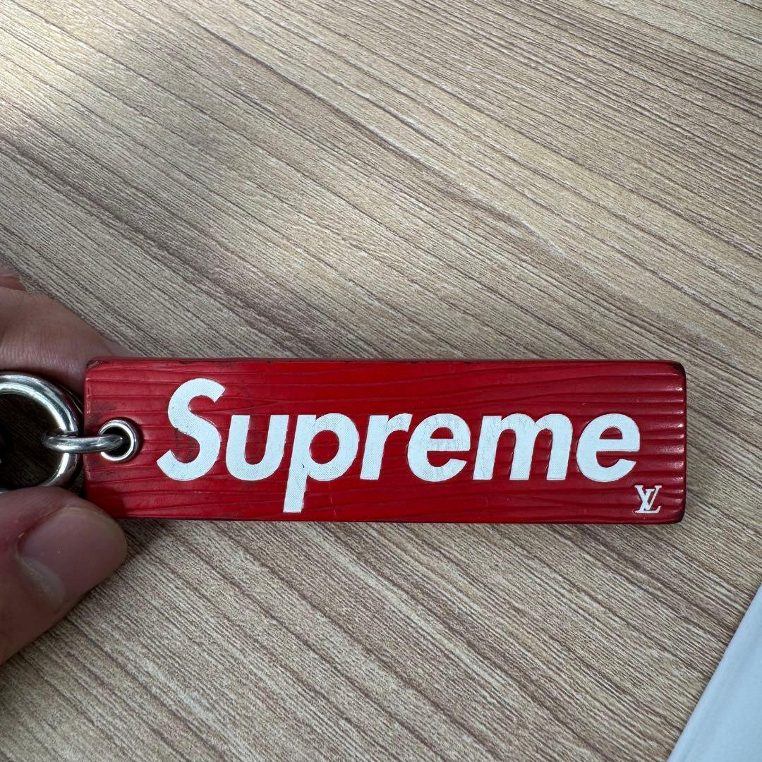 ルイヴィトン　Supreme コラボ　キーホルダー　正規品