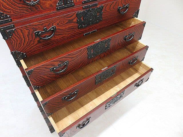 u*1様 伝統工芸 岩谷堂箪笥 欅材漆塗整理箪笥　 南部鉄金具/鍵付き/時代箪笥