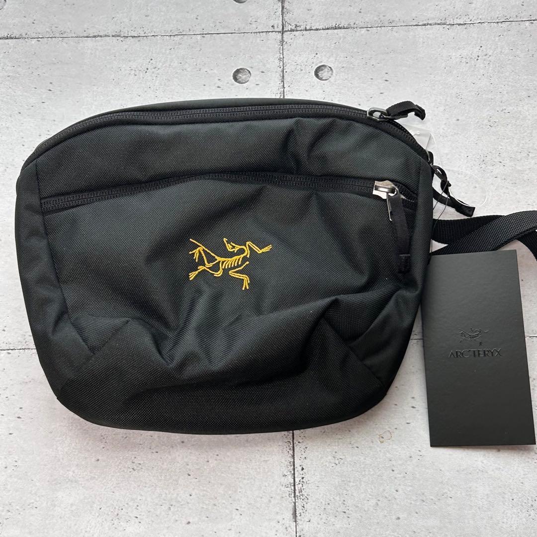 アークテリクス マンティス2 ブラック×ゴールドロゴ