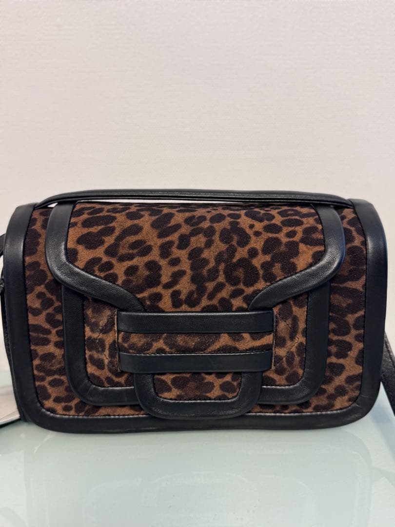 ⭐︎専用⭐︎PIERRE HARDY ヒョウ柄ショルダーバッグ