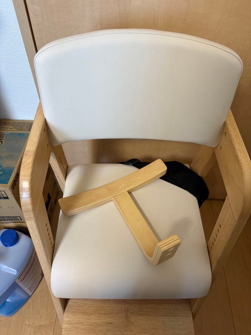 タンスのゲン　ガード付きハイチェア