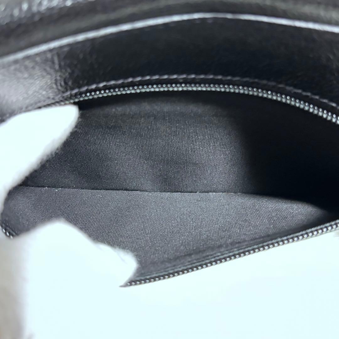 極美品 イルビゾンテ ボディバッグ レザー 黒