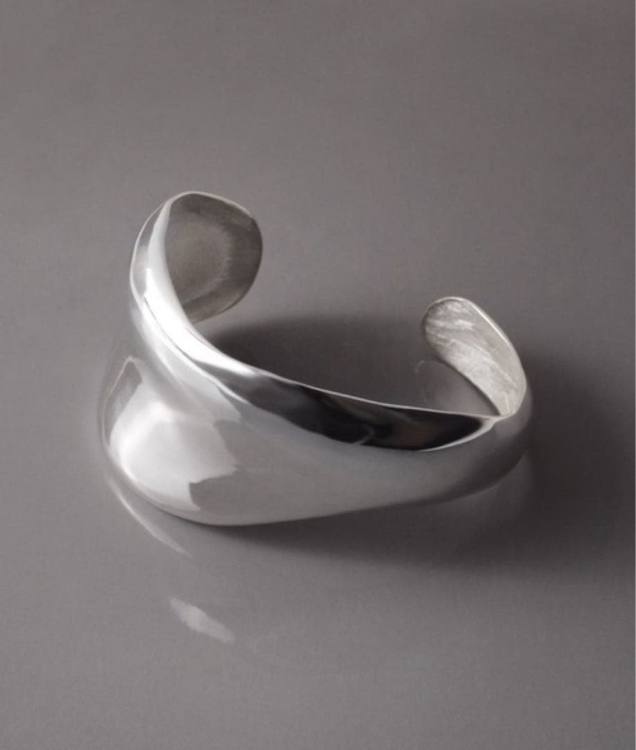 e.m. シルバー ボリュームバングル☆イーエム