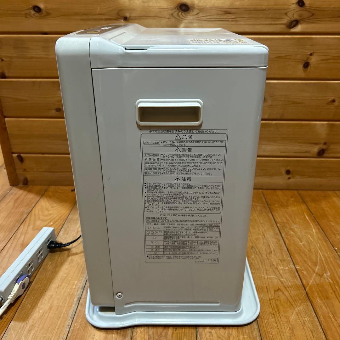 ￼￼￼シャッター式コロナ石油ファンヒータ －FH-EX4611BY 2011年製