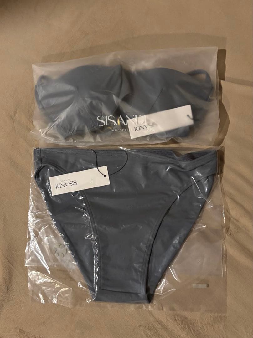 【タグ付き、新品、未使用】SISANDI rain showerビキニセット