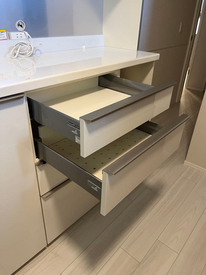 【値下げしました！】パモウナ　食器棚1400